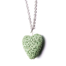 Charger l'image dans la galerie, Pendentif diffuseur d'huile essentielle coeur pierre de lave chaine couleur argent